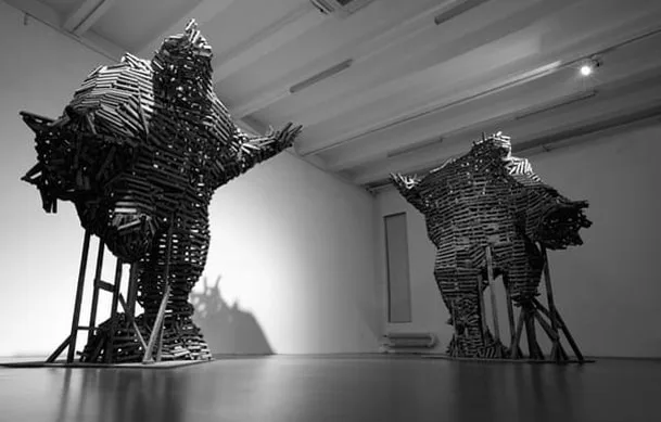 李真 (b.1963) ｜金剛不壞：《攝心者》骨架、《攝魂者》骨架｜2005