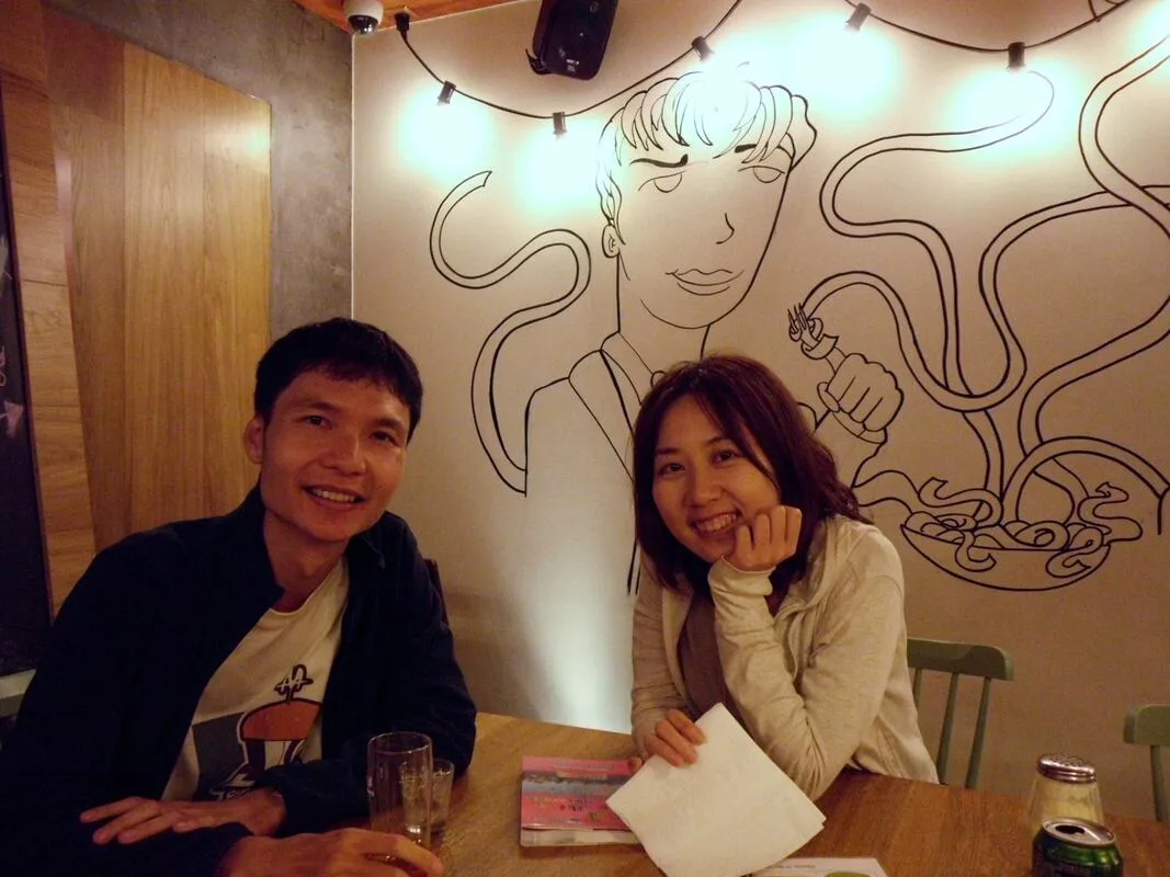 與學員Rebecca合影於荷蘭阿姆斯特丹的義式餐廳