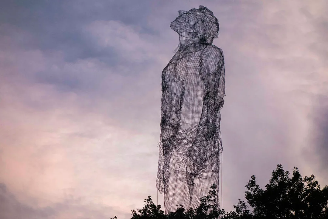艾鐸亞都·特雷索爾迪 Edoardo Tresoldi (b.1987)｜尋找 Looking for｜2015｜鐵絲 (裝置藝術)