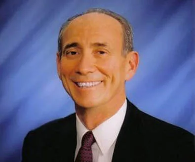 肯尼斯‧霍布尼克博士（Kenneth Wapnick, Ph.D.）