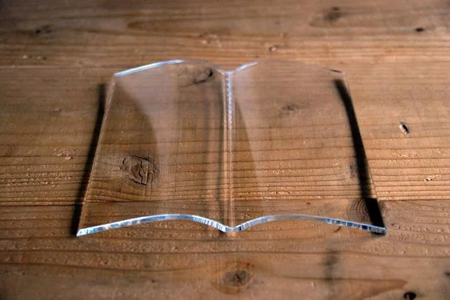 TENT｜Book on Book｜透明壓克力｜7.3x8.3x0.8cm